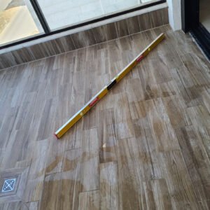 בדיקת שיפוע במרפסת